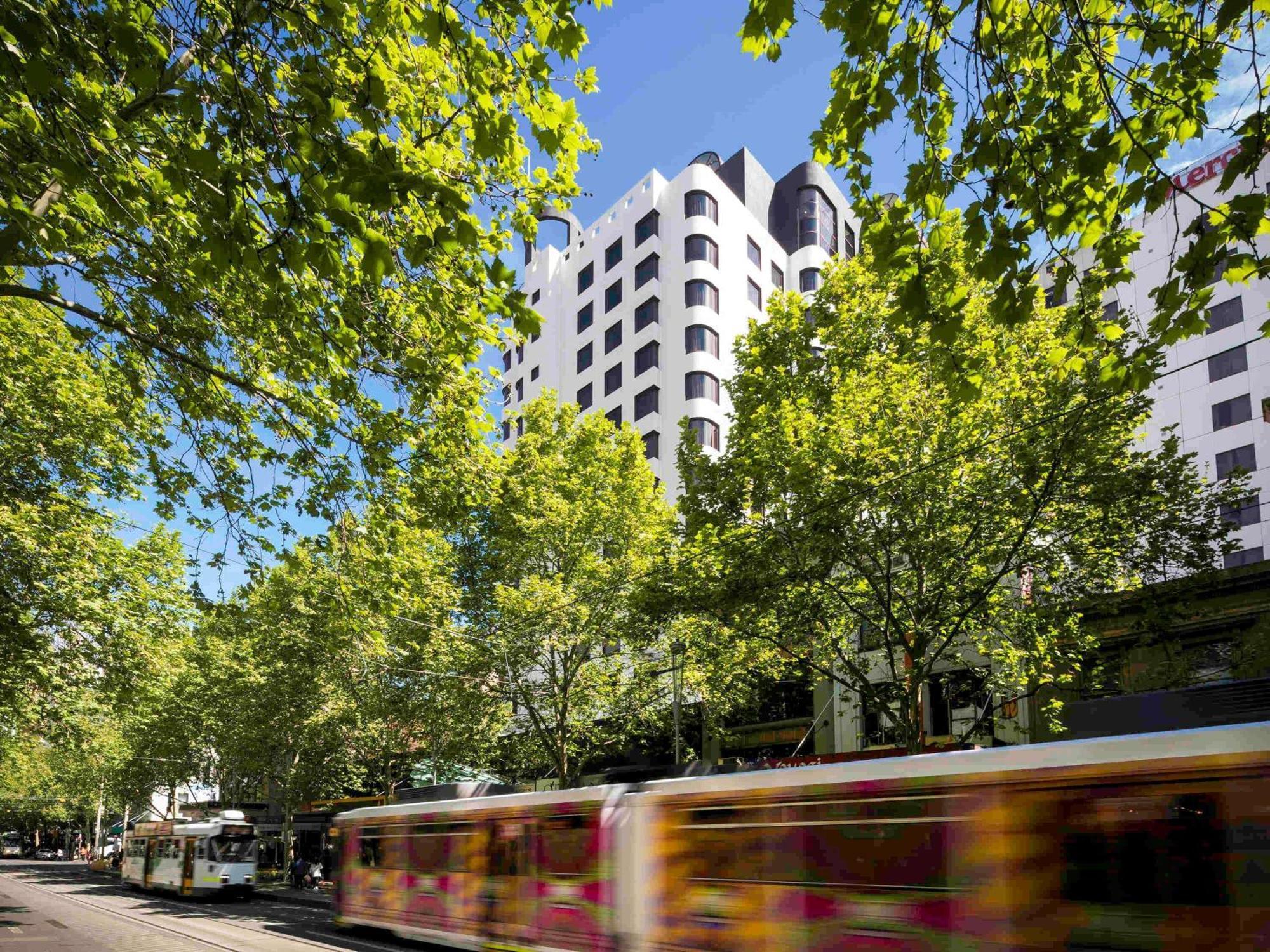 Pullman Melbourne City Centre Екстер'єр фото The proposed tram interchange at the north-east corner of the station