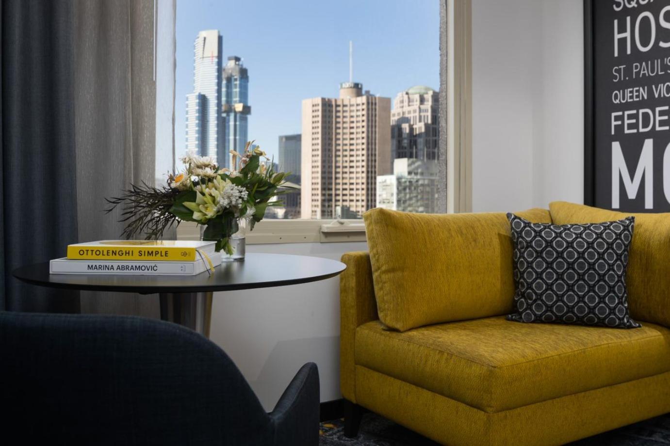 Pullman Melbourne City Centre Екстер'єр фото A living room at the hotel