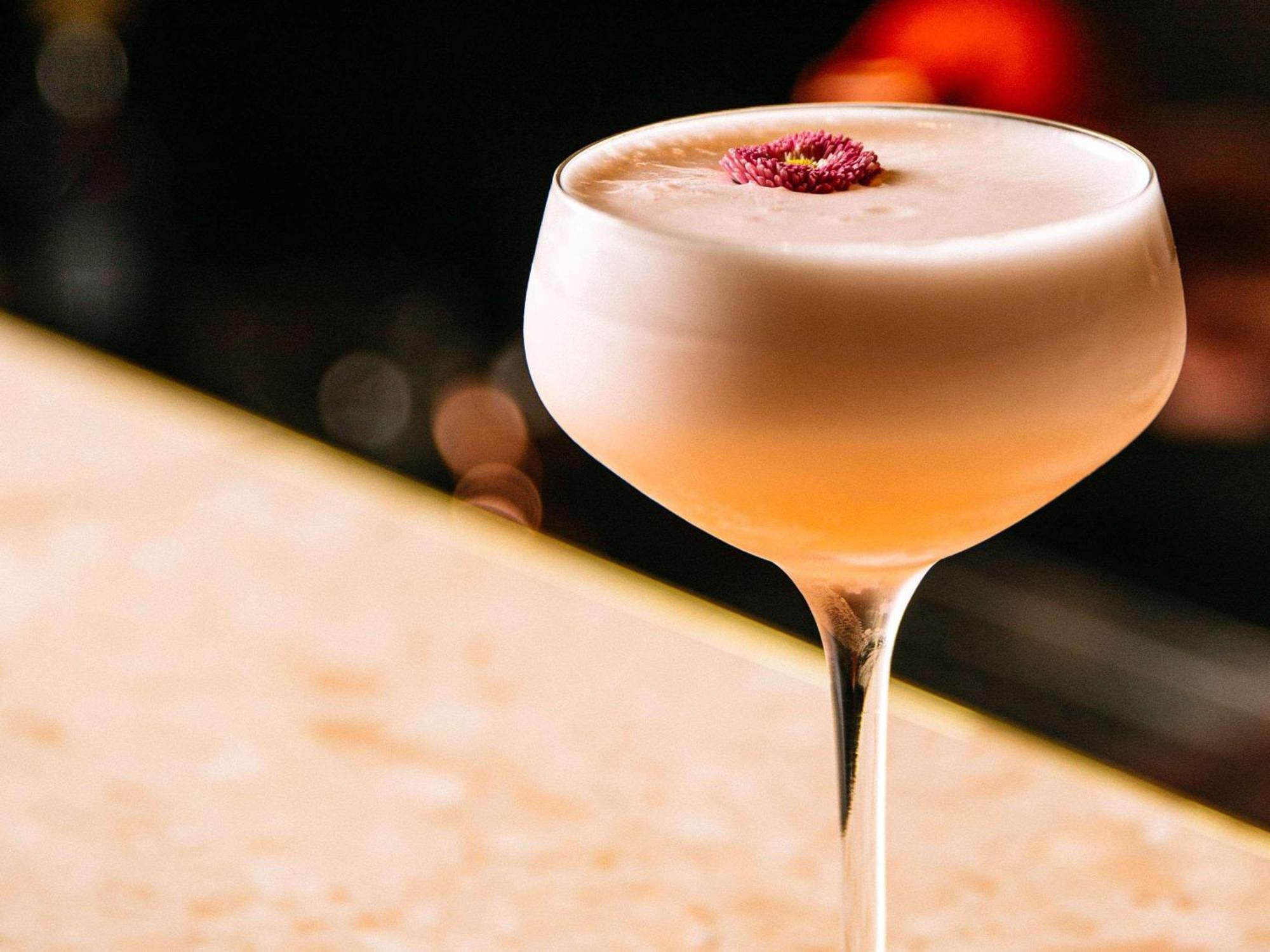 Pullman Melbourne City Centre Екстер'єр фото A Clover Club cocktail