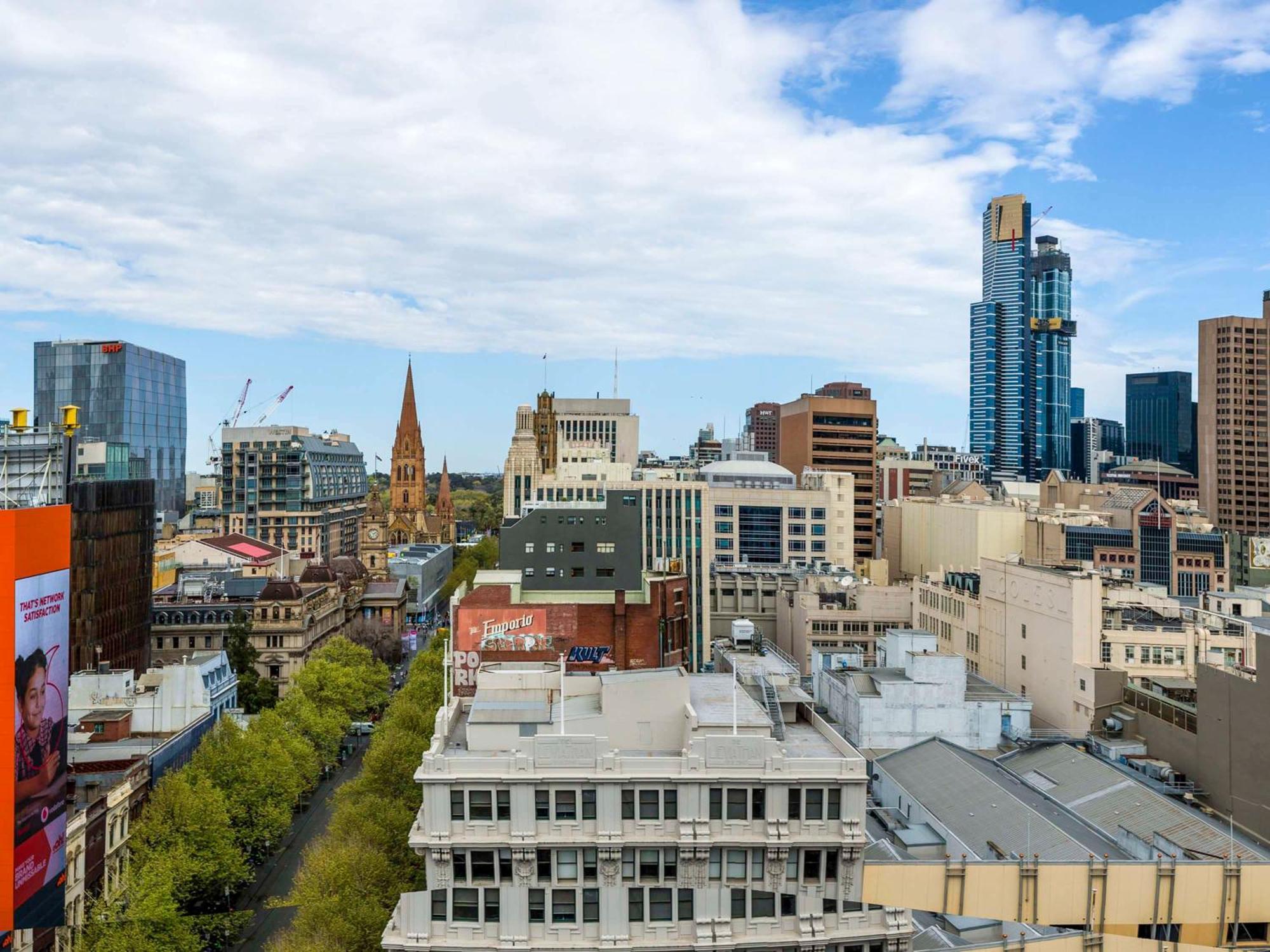 Pullman Melbourne City Centre Екстер'єр фото View of the Melbourne CBD from the west