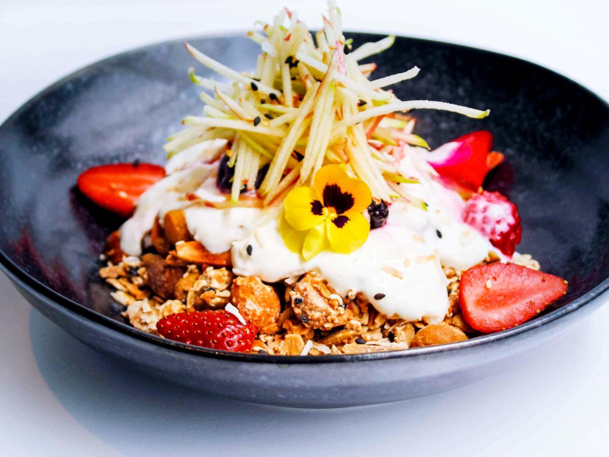 Pullman Melbourne City Centre Екстер'єр фото Muesli with yoghurt and fruit