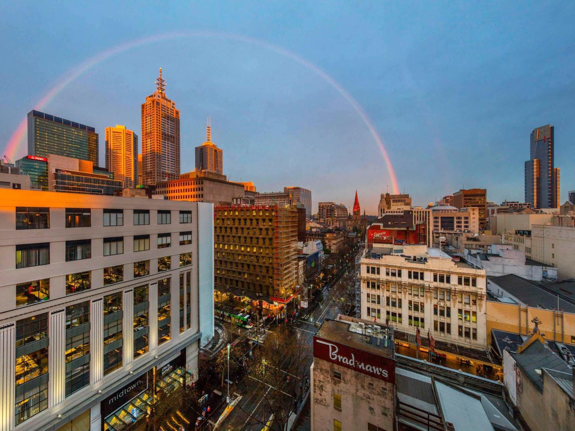 Pullman Melbourne City Centre Екстер'єр фото A double rainbow over Melbourne, Australia