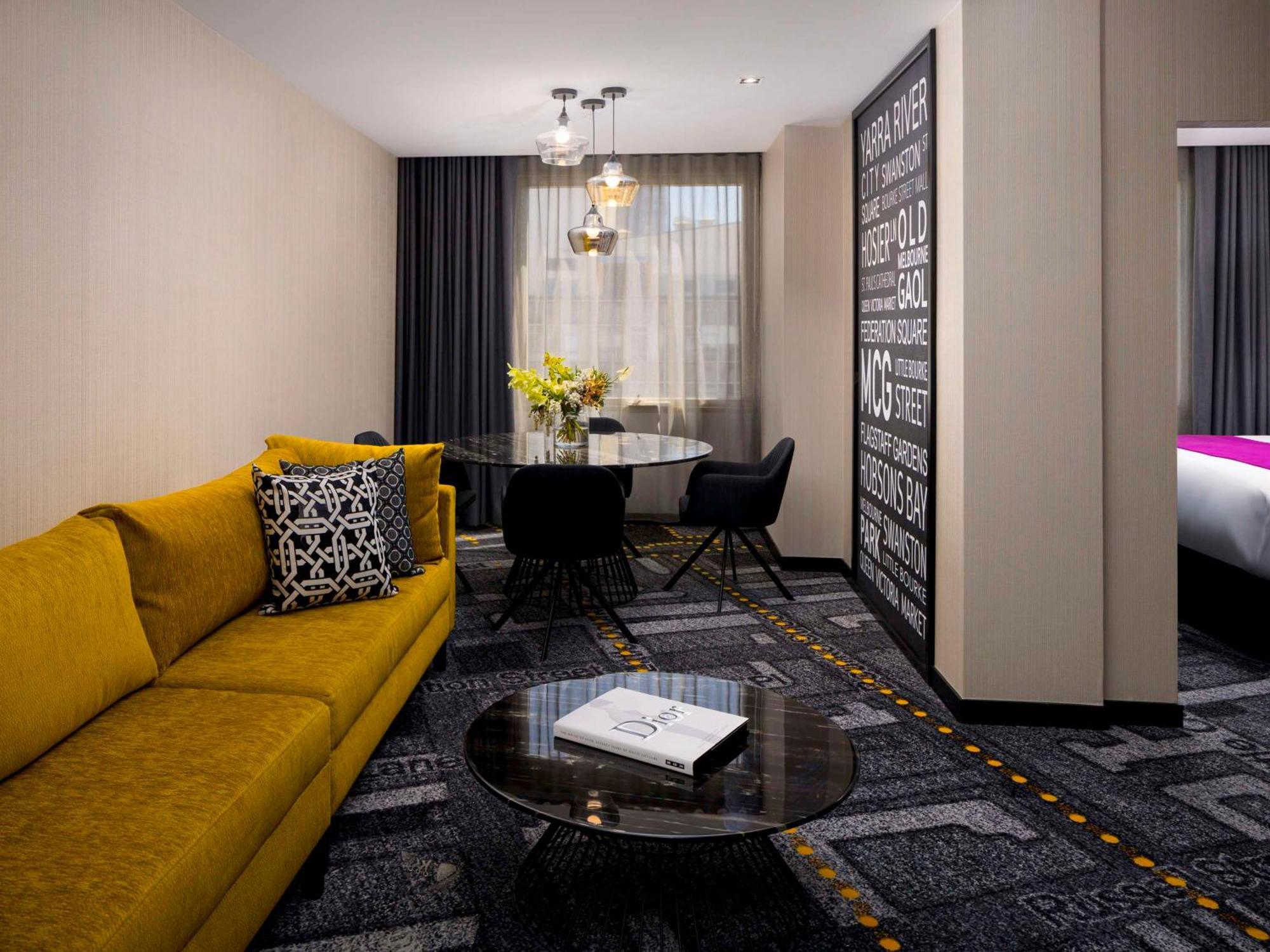 Pullman Melbourne City Centre Екстер'єр фото Suite at the Hilton Prague