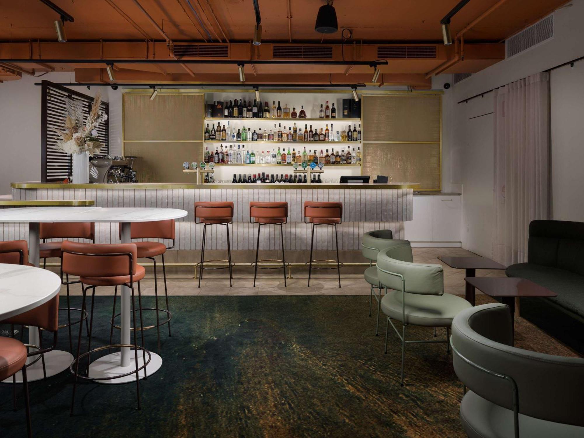 Pullman Melbourne City Centre Екстер'єр фото The bar at the 2018 edition of the London Design Festival