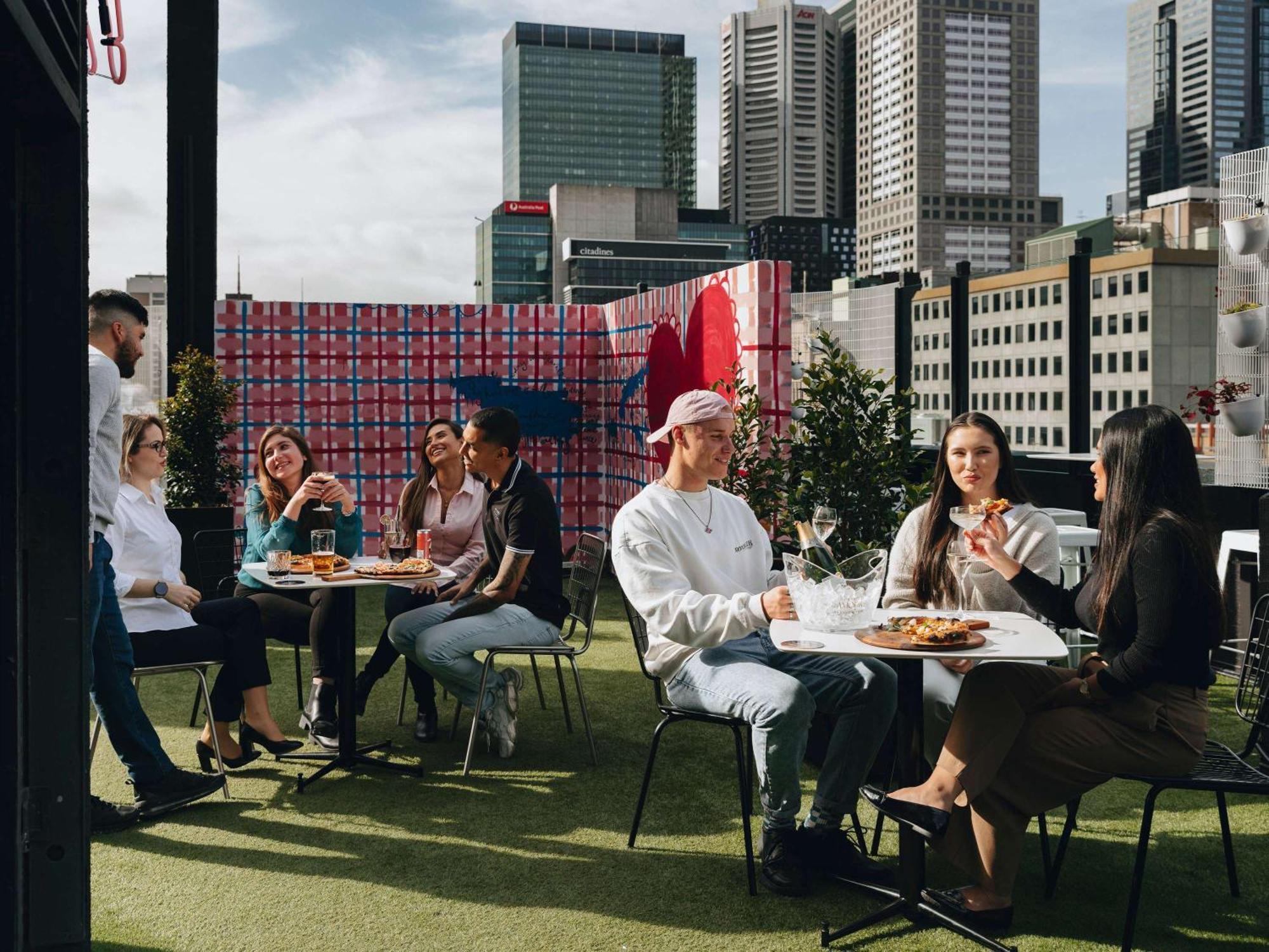Pullman Melbourne City Centre Екстер'єр фото Rooftop bar in Melbourne, Australia