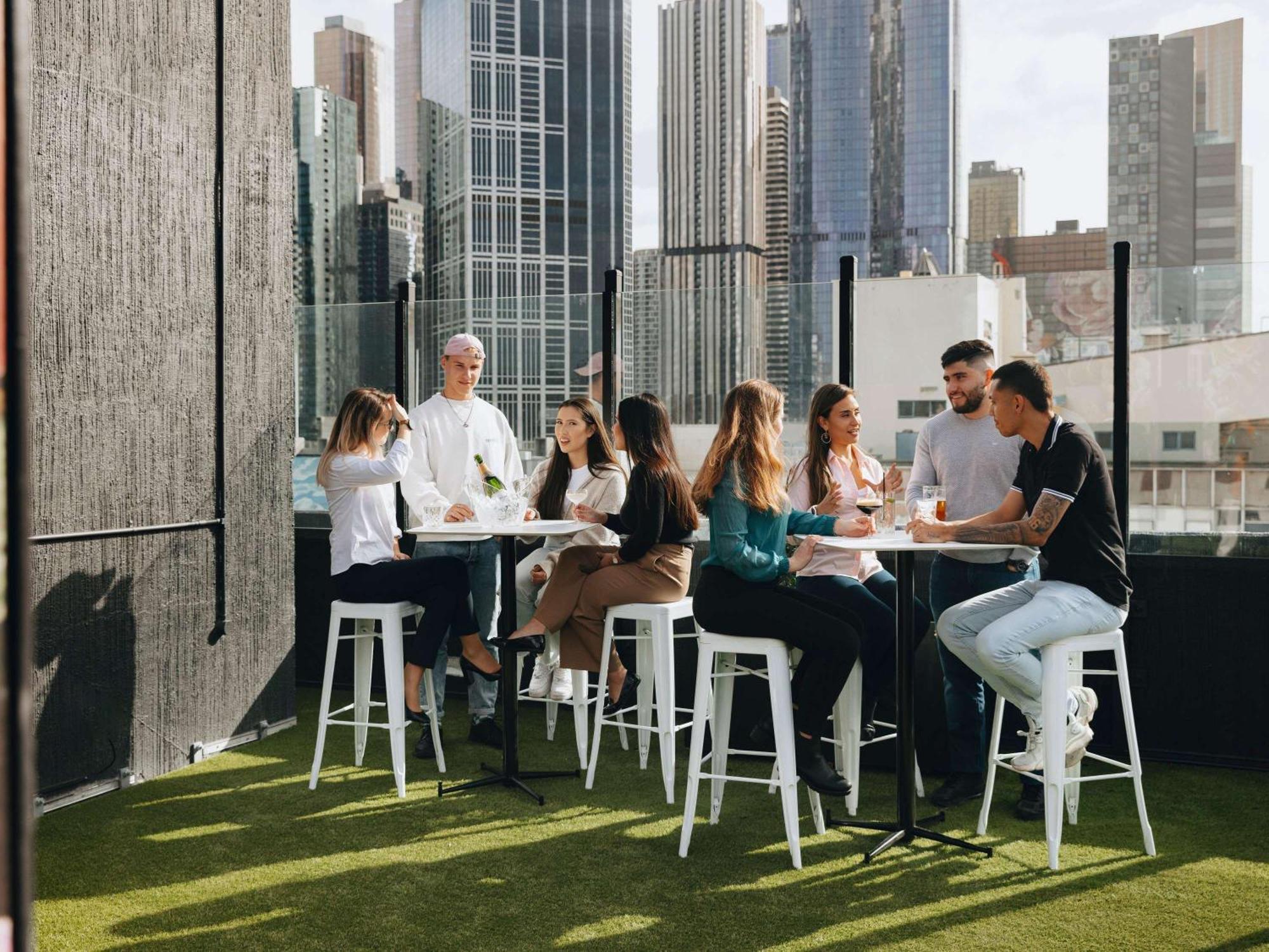 Pullman Melbourne City Centre Екстер'єр фото Rooftop bar in Melbourne