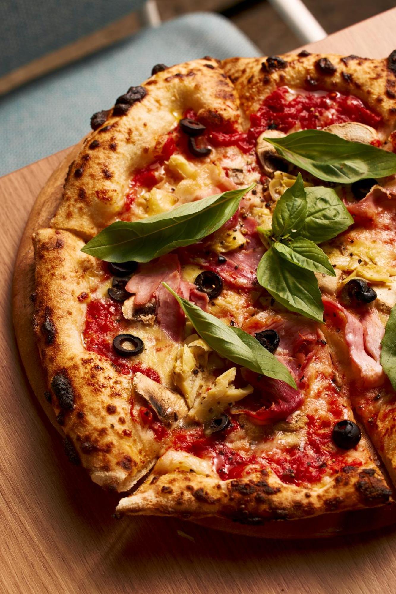Pullman Melbourne City Centre Екстер'єр фото A pizza with artichoke hearts